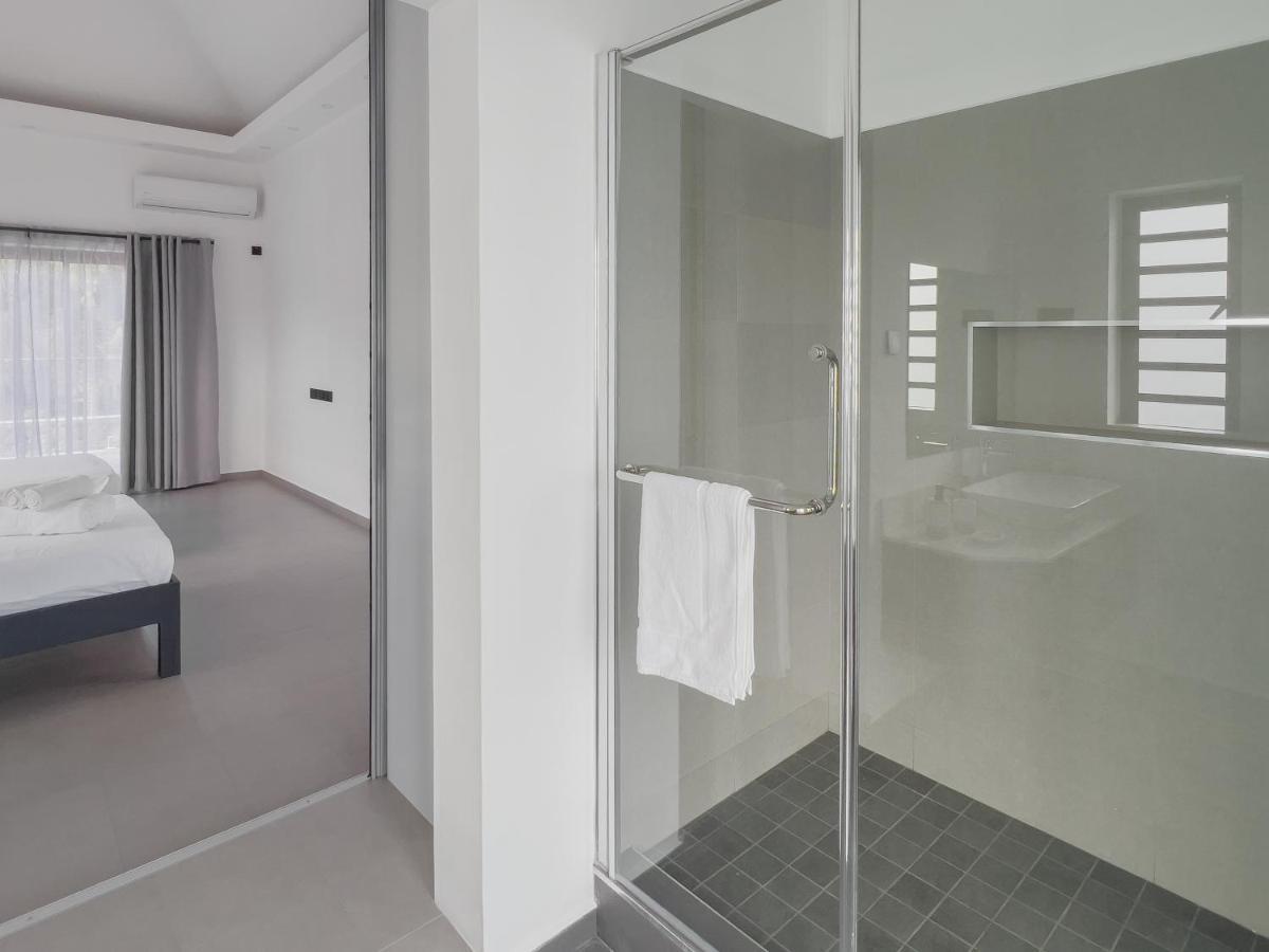 Spacious 4 Bedrooms Villa With Infinity Pool Гранд Байе Екстериор снимка